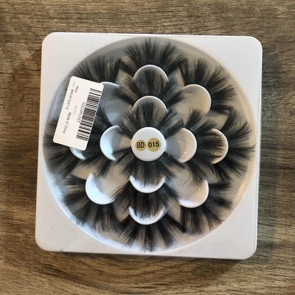 FAUX MINK 25MM LASHES 7 PAIRS NEVER OPENED